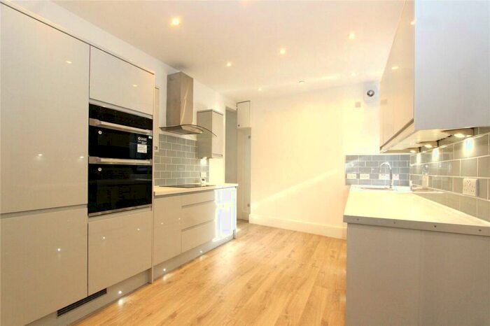 4 Bedroom Apartment To Rent In Muswell Hill Broadway, Muswell Hill, N10