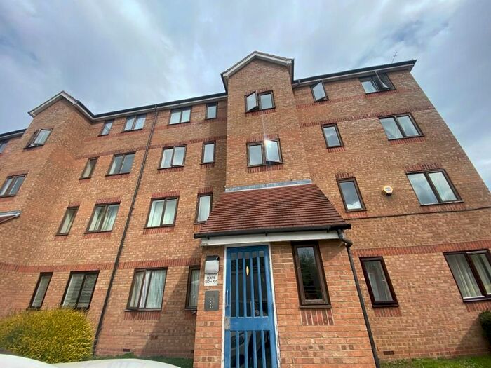 1 Bedroom Flat To Rent In Cherry Blossom, London, N13