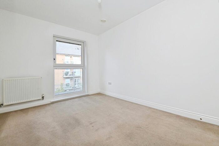 2 Bedroom Flat For Sale In Cressy Quay, Chelmsford, Essex, CM2