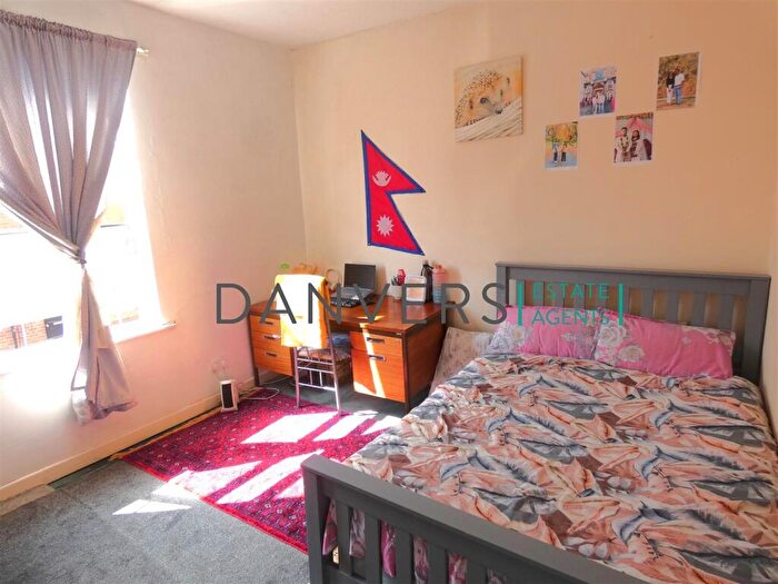 4 Bedroom Semi-Detached House To Rent In Ullswater Street, Leicester, LE2