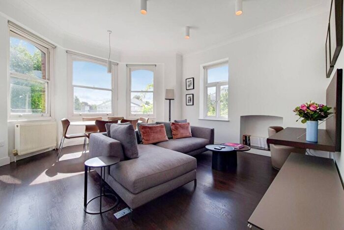 2 Bedroom Flat To Rent In East Heath Road, Hampstead, London, NW3
