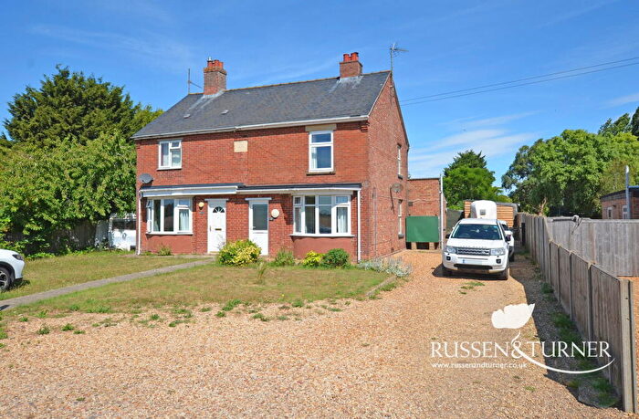2 Bedroom Semi-Detached House For Sale In A Semi-detached House On Market Lane In Rural Walpole St Andrew, PE14