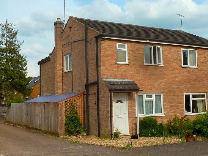 3 Bedroom Semi-Detached House To Rent In Rectory Road, Hook Norton, Banbury, OX15