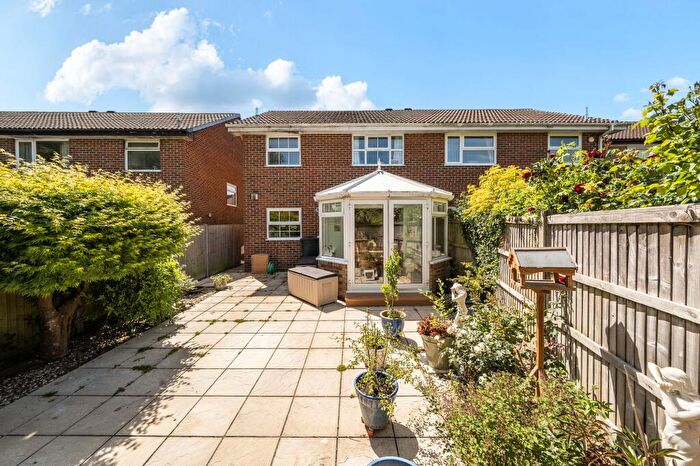 3 Bedroom Semi-Detached House For Sale In Oakmeadow Close, Emsworth, PO10