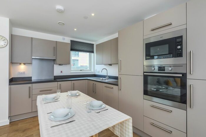 2 Bedroom Flat To Rent In Bessemer Place, North Greenwich, SE10