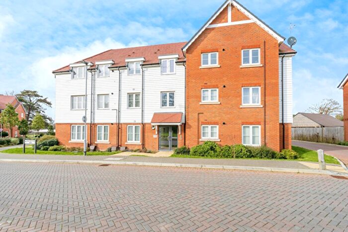 2 Bedroom Flat For Sale In Old Bottle Way, Fontwell, Arundel, West Sussex, BN18