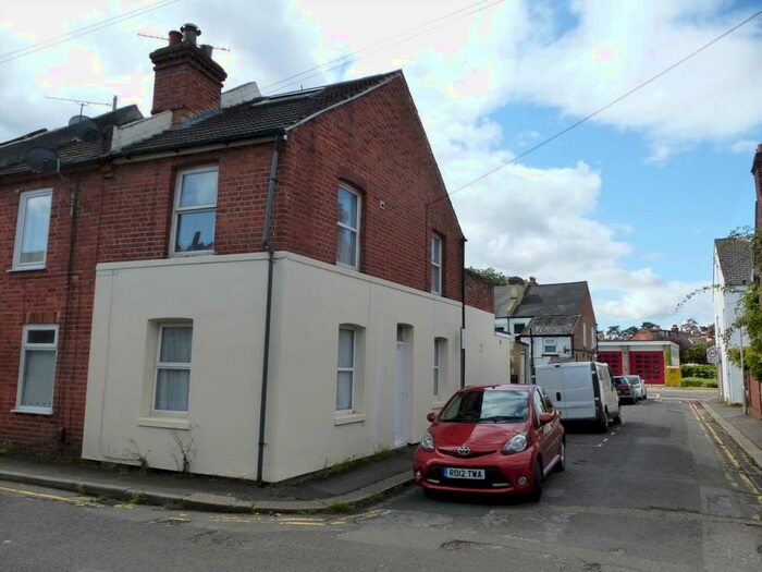 1 Bedroom Flat To Rent In Tuns Hill Cottages, Earley, RG6