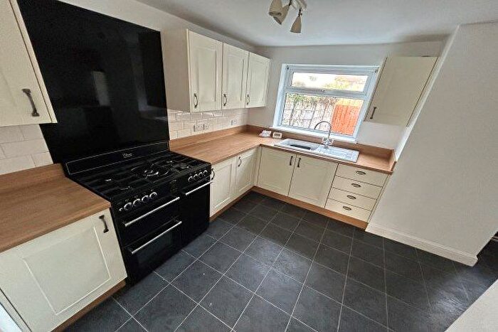 3 Bedroom Semi-Detached House To Rent In Weld Blundell Avenue, Liverpool, L31