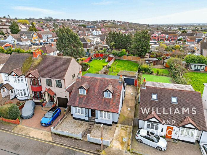 4 Bedroom Detached House For Sale In Hope Road, South Benfleet, SS7