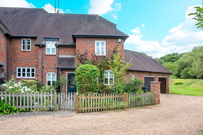 3 Bedroom End Terrace House For Sale In Mill Reach, Chilworth, Guildford, GU5