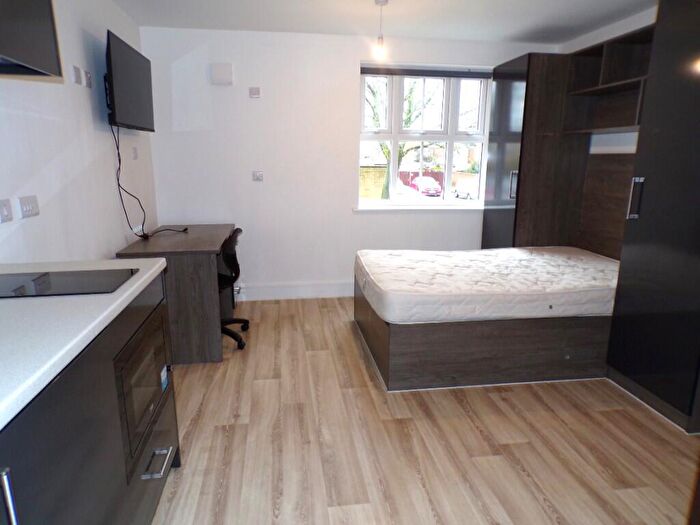 Studio To Rent In Charndon Close, Reading, Berkshire, RG2