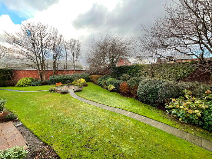 1 Bedroom Flat For Sale In Chase Close, Southport, PR8