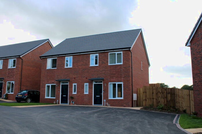 3 Bedroom House To Rent In Longhorn Close, Uttoxeter, ST14