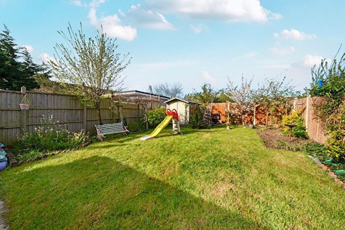 3 Bedroom End Terrace House For Sale In Newbarn Road, Havant, PO9