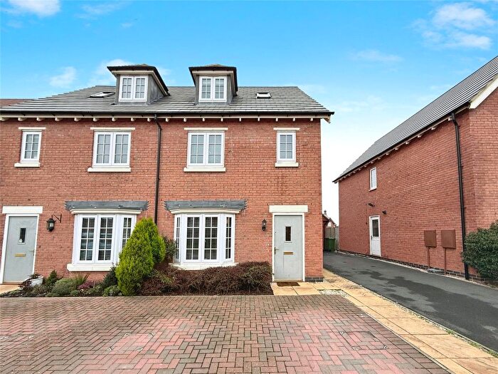 3 Bedroom Semi-Detached House For Sale In Irvine Crescent, New Lubbesthorpe, Leicester, LE19