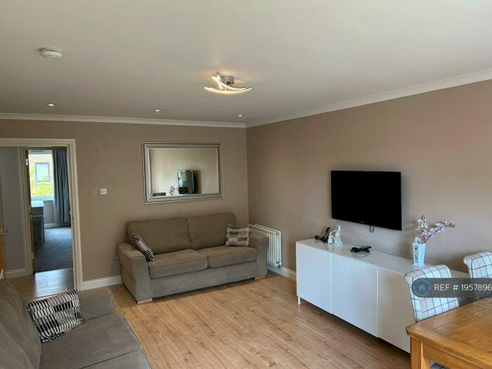 2 Bedroom Flat To Rent In Minerva Way, Glasgow, G3