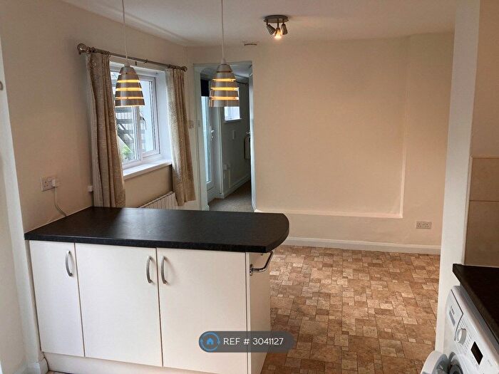 1 Bedroom Flat To Rent In Cambrian Terrace, Saundersfoot, SA69