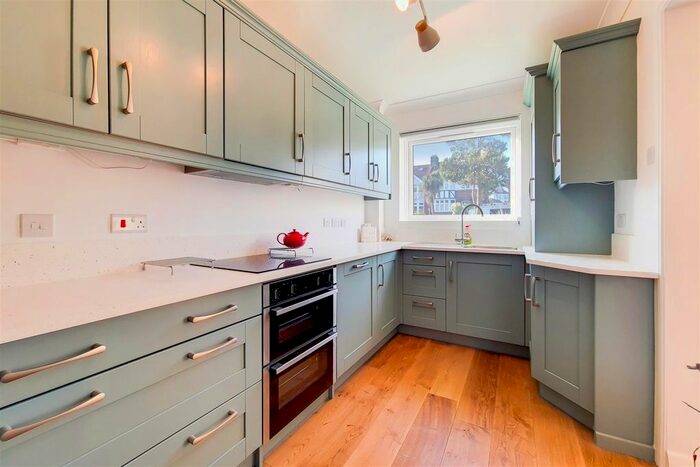 1 Bedroom Flat To Rent In Church Hill, London N21