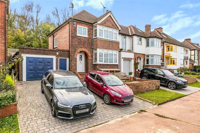 3 Bedroom Detached House For Sale In Beechcroft Drive, Guildford, Surrey, GU2