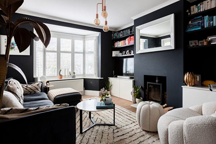 4 Bedroom Detached House For Sale In St. Keyna Avenue, Hove, BN3