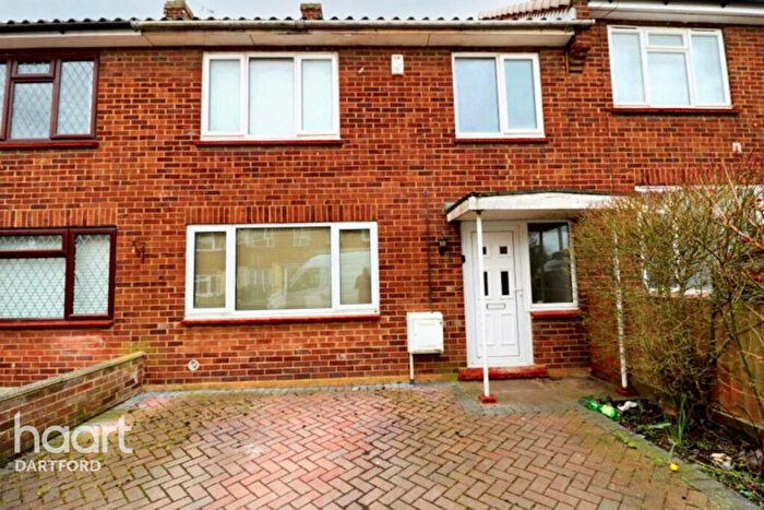 3 Bedroom Terraced House For Sale In Keary Road, Swanscombe, DA10