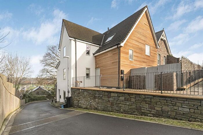 3 Bedroom Flat To Rent In Bristol Road, Keynsham, BS31