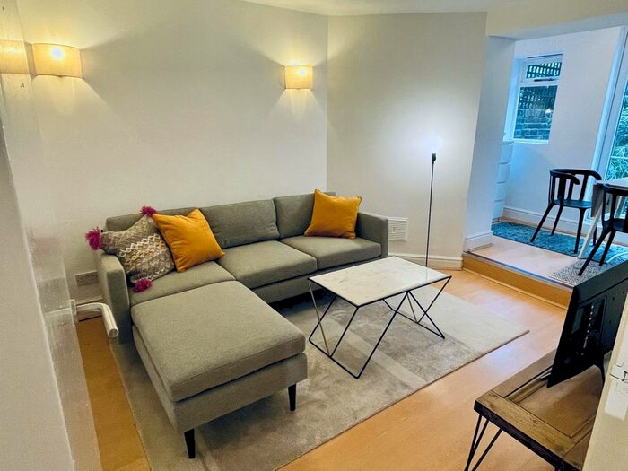 1 Bedroom Flat To Rent In Kensington Park Road, Notting Hill, London, W11