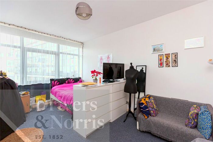 2 Bedroom Flat To Rent In Regents Park Road, Finchley, London N3