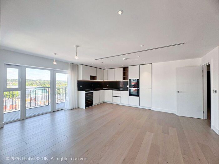 3 Bedroom Flat For Sale In Beaufort Square, London, NW9