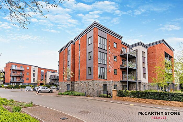 2 Bedroom Flat For Sale In Llys Isan, Ilex Close, Llanishen, Cardiff, CF14