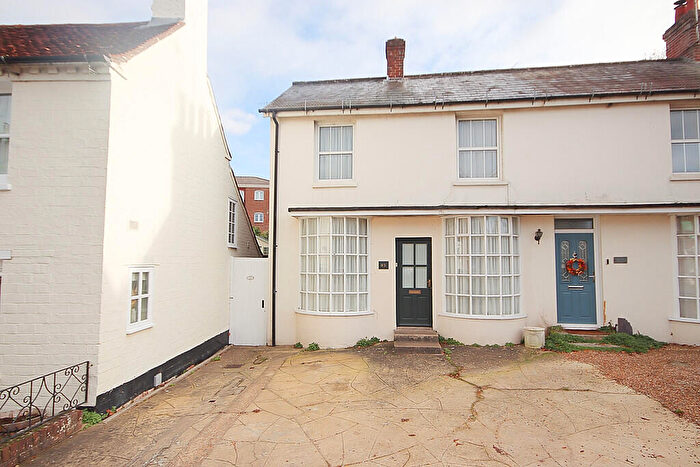 1 Bedroom Semi-Detached House For Sale In High Street, Billingshurst, RH14