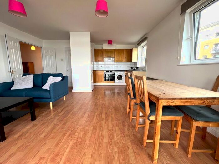 2 Bedroom Flat For Sale In Inverness Mews, London, E16
