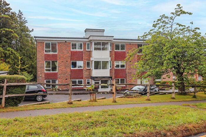 2 Bedroom Flat For Sale In Caldbec Hill, Battle, TN33