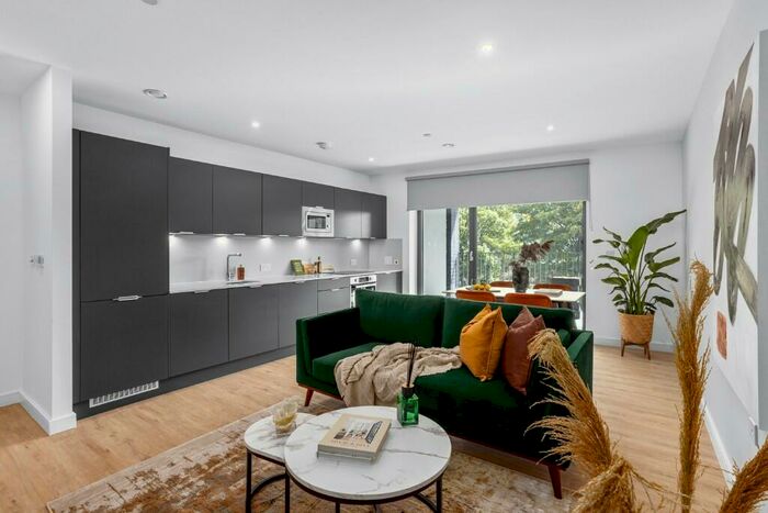 1 Bedroom Apartment To Rent In Plaistow Road, London, E13