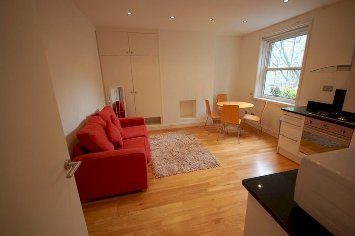 1 Bedroom Flat To Rent In Block A Peabody Buildings, Herbrand Street, Bloomsbury, London, WC1N