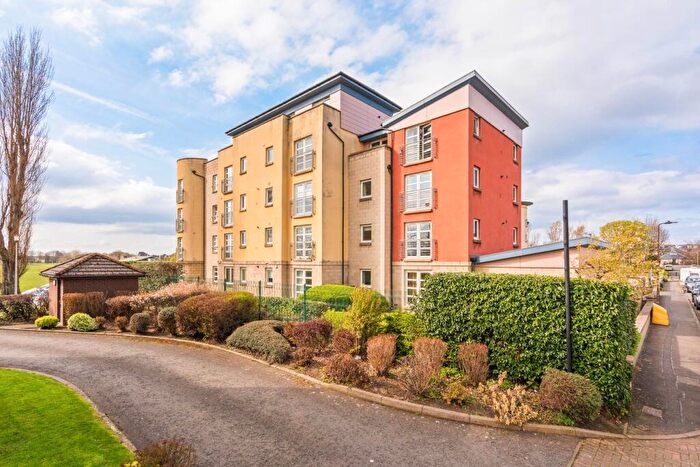 3 Bedroom Flat For Sale In Gylemuir Road, Corstorphine, Edinburgh, EH12