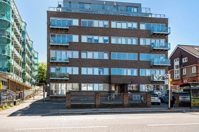 1 Bedroom Apartment For Sale In Station Road, Barnet, EN5