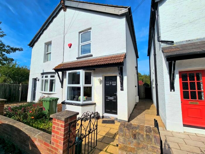 2 Bedroom Semi-Detached House To Rent In Victoria Road, Staines-Upon-Thames, TW18