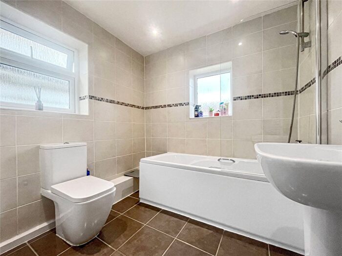 3 Bedroom Terraced House For Sale In Gordon Road, Gillingham, Kent, ME7