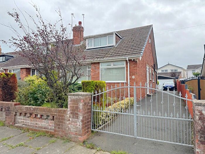 3 Bedroom Semi-detached Bungalow For Sale In Wentworth Drive, Thornton-Cleveleys, FY5
