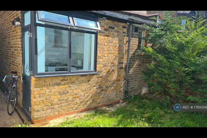 Studio To Rent In Cranbrook Road, London, IG2