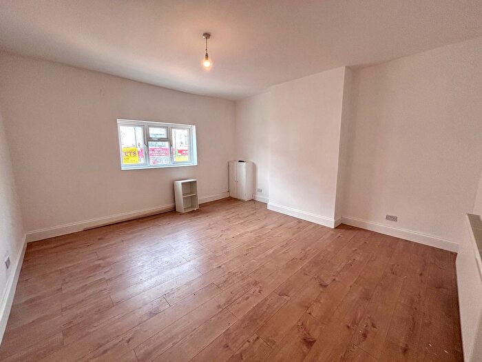 3 Bedroom Maisonette To Rent In Hessle Road, Hull, HU3