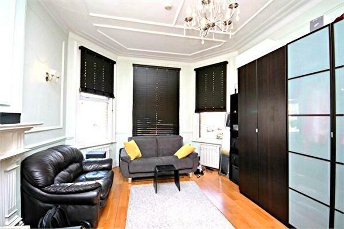 Flat To Rent In Anson Road, NW2