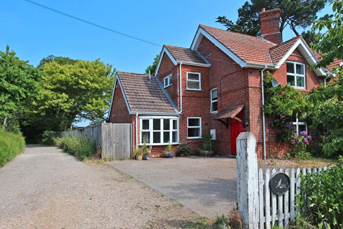 3 Bedroom Equestrian Facility For Sale In Silver Street, Sway, Lymington, Hampshire, SO41