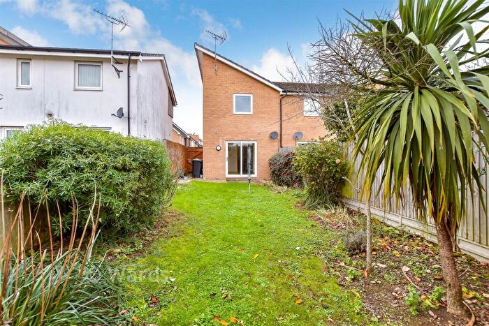 2 Bedroom End Of Terrace House For Sale In Olympia Way, Whitstable, Kent, CT5