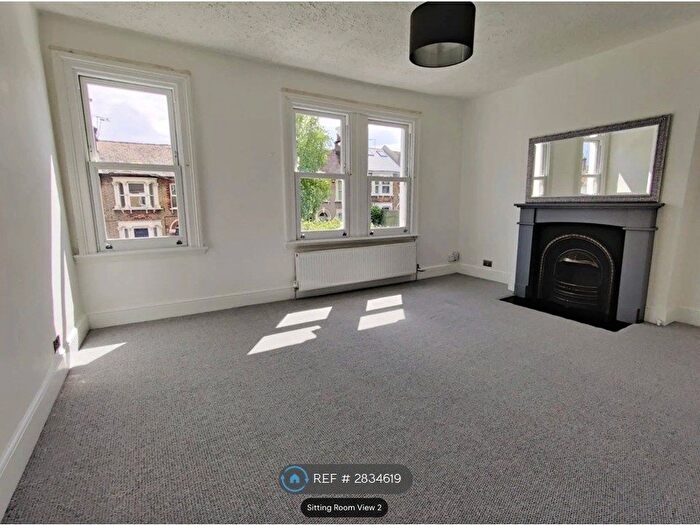 2 Bedroom Flat To Rent In Blackheath, London, SE3