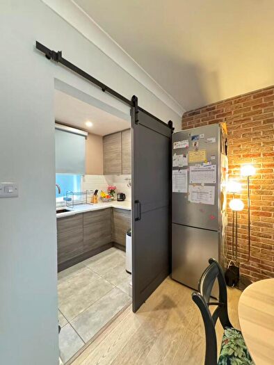 2 Bedroom Apartment For Sale In Regent's Pard Rd, Chalk Farm, NW1