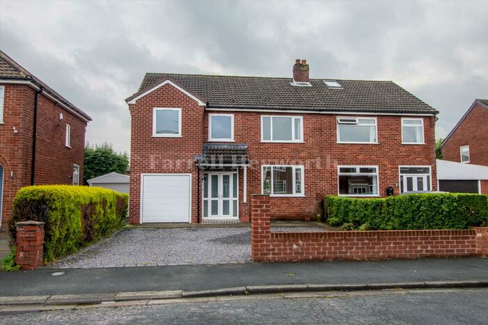 5 Bedroom House To Rent In Langholme Road, Penwortham, Preston, PR1