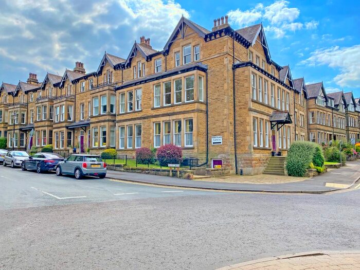 2 Bedroom Flat To Rent In Park Place, Valley Drive, Harrogate, HG2