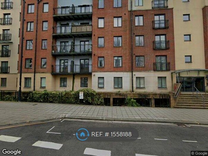 2 Bedroom Flat To Rent In Squires Court, Bristol, BS3